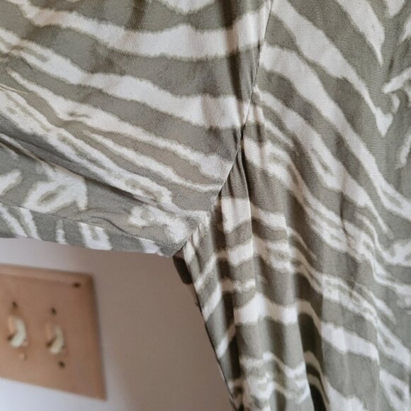 Rails Mini Dress Lightweight Long Sleeve Gray Olive Green Animal Print XS - Picture 4 of 12